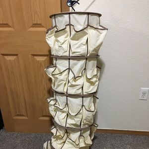 Hooked clothing hanger